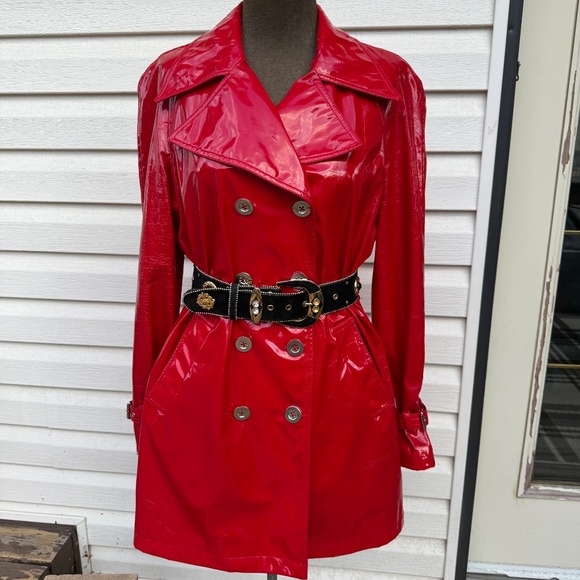 Show-stopping vintage 90s faux patent-leather trench in fire-engine red ❤️‍🔥 - Picture 3 of 14